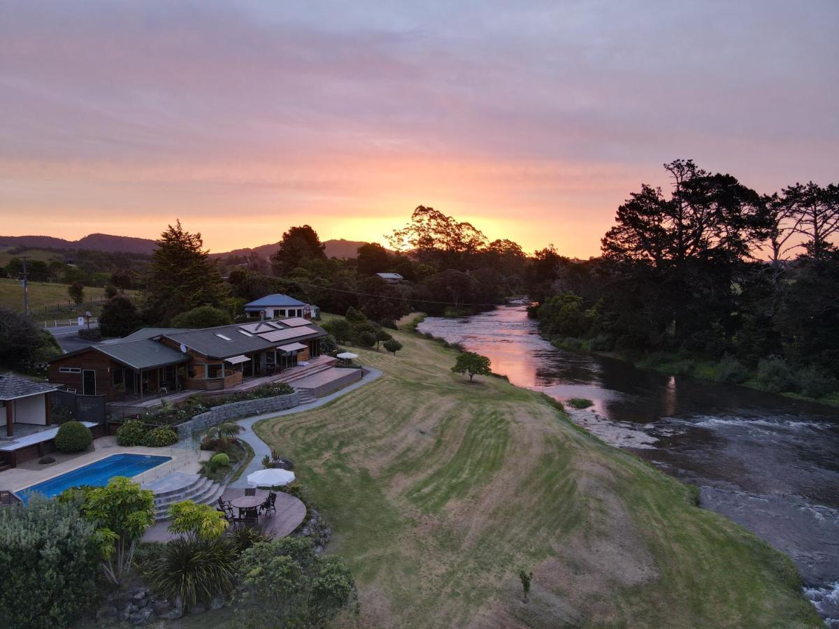 Te Awa Lodge Пейхия Экстерьер фото