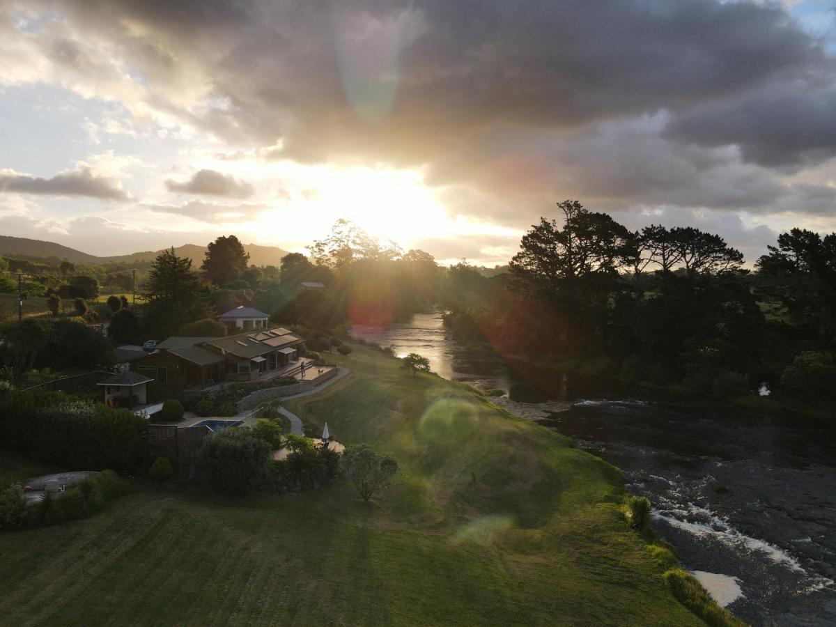 Te Awa Lodge Пейхия Экстерьер фото