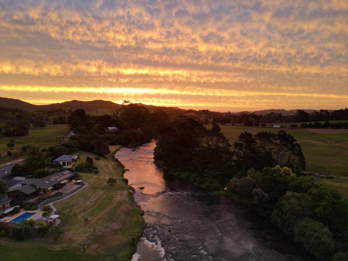 Te Awa Lodge Пейхия Экстерьер фото
