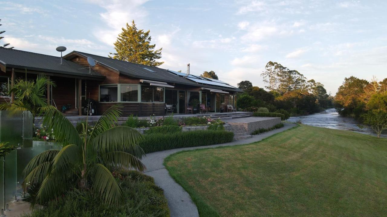 Te Awa Lodge Пейхия Экстерьер фото