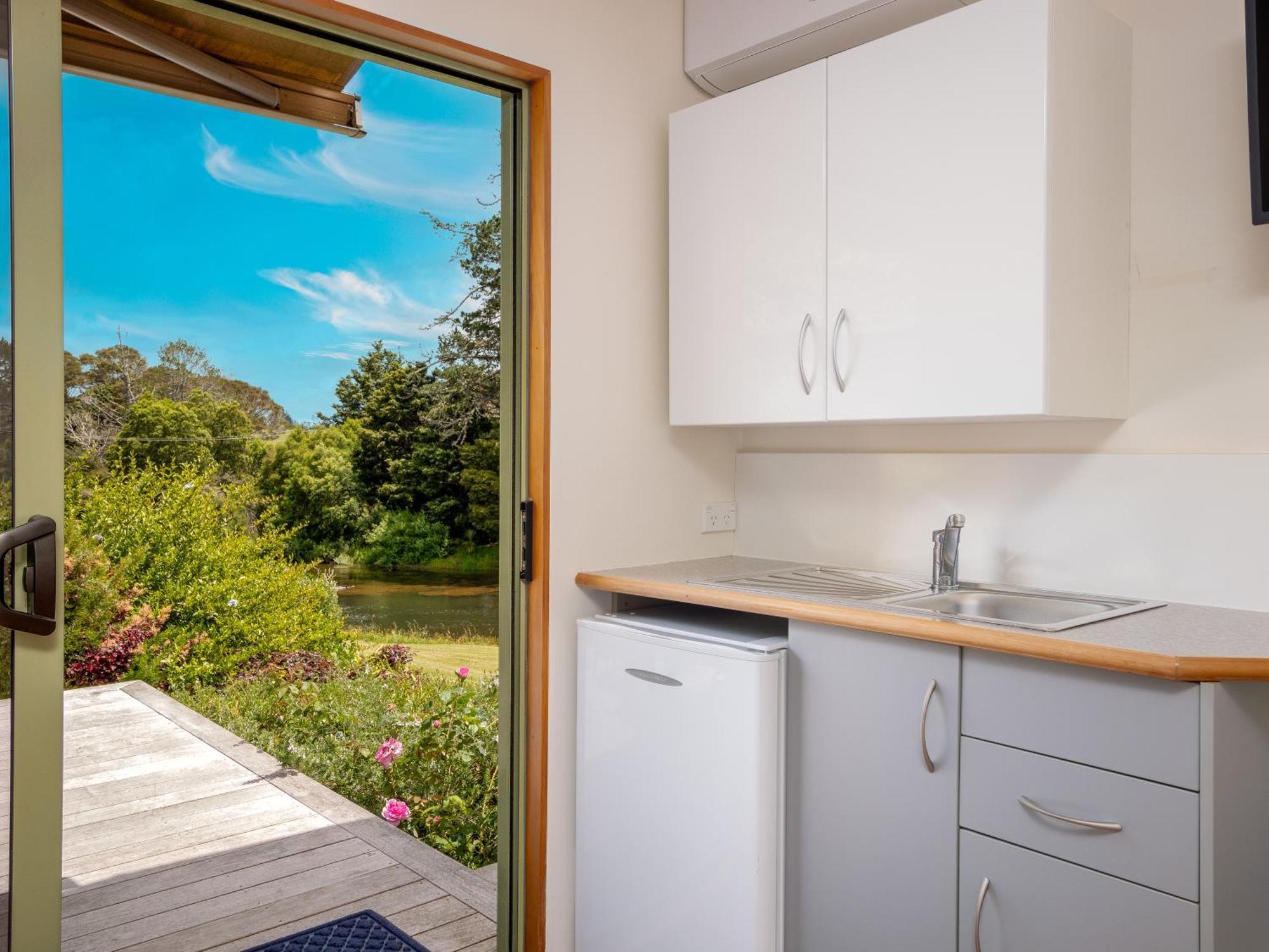 Te Awa Lodge Пейхия Экстерьер фото