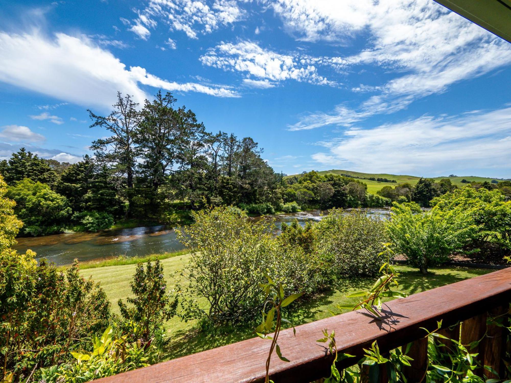 Te Awa Lodge Пейхия Экстерьер фото