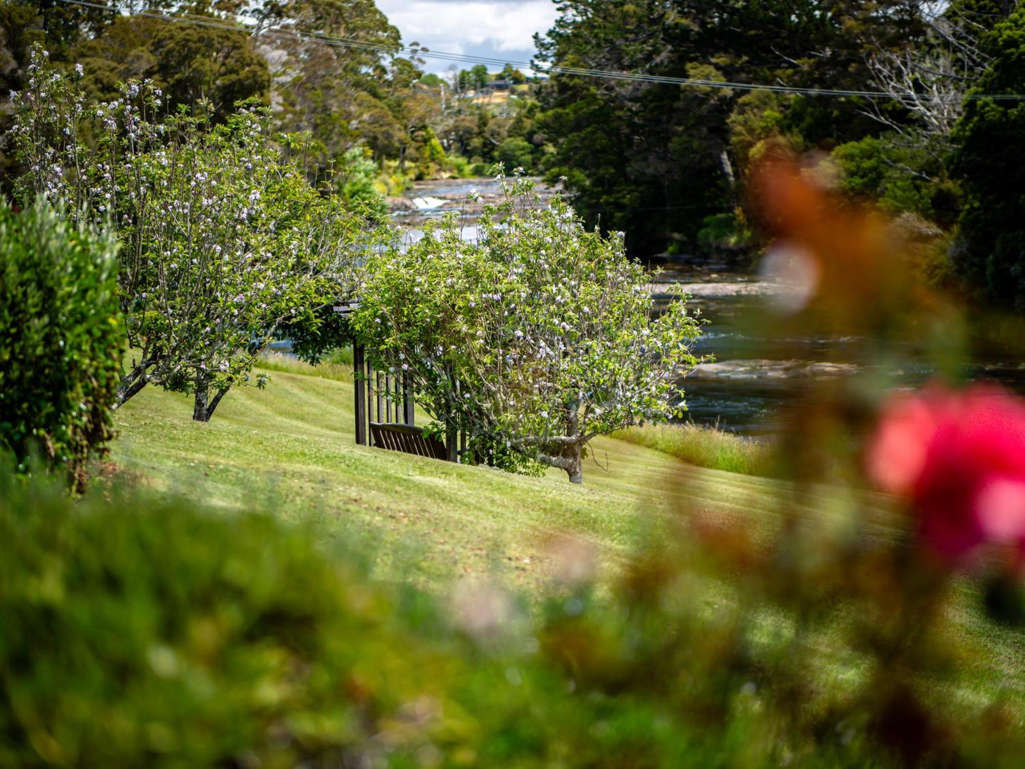 Te Awa Lodge Пейхия Экстерьер фото