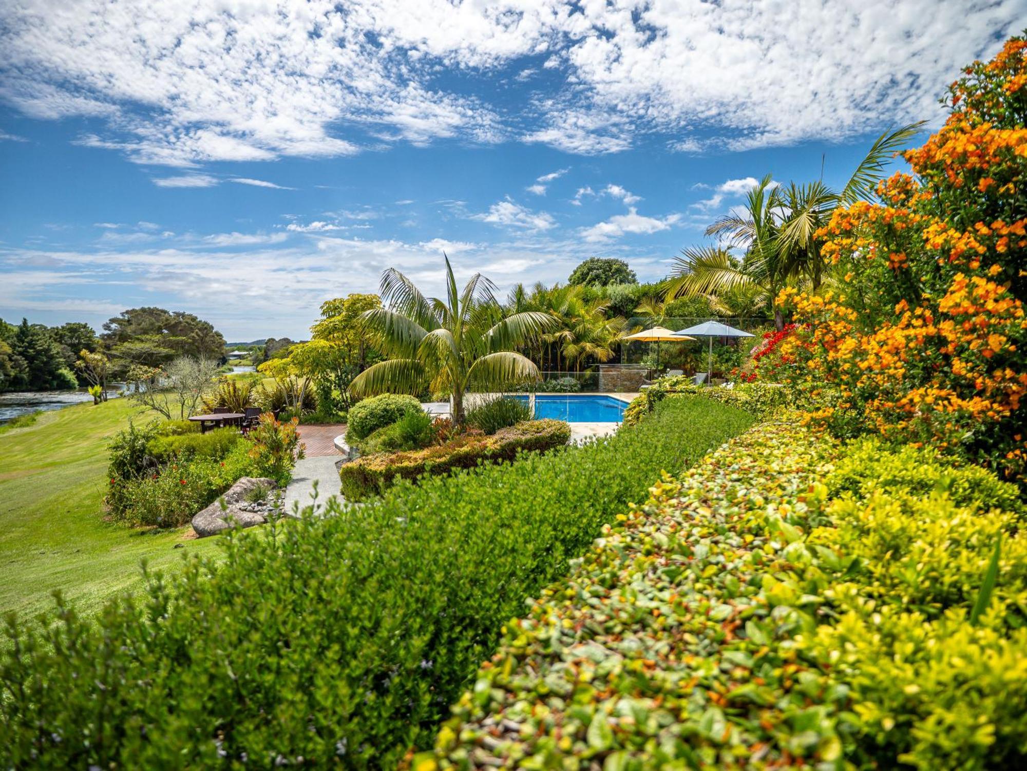 Te Awa Lodge Пейхия Экстерьер фото