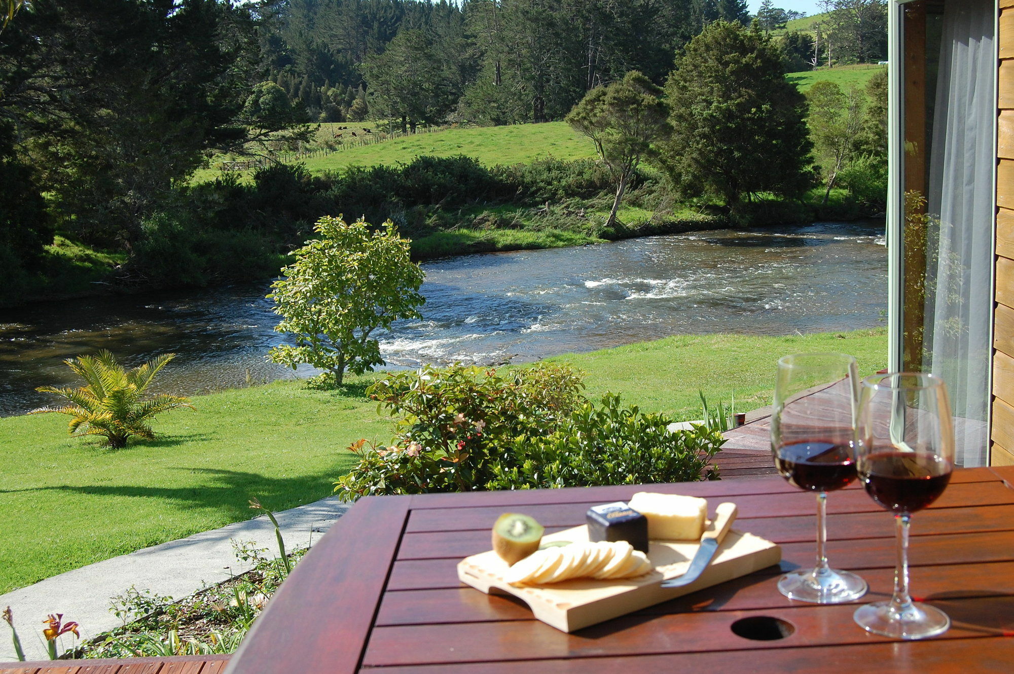 Te Awa Lodge Пейхия Экстерьер фото