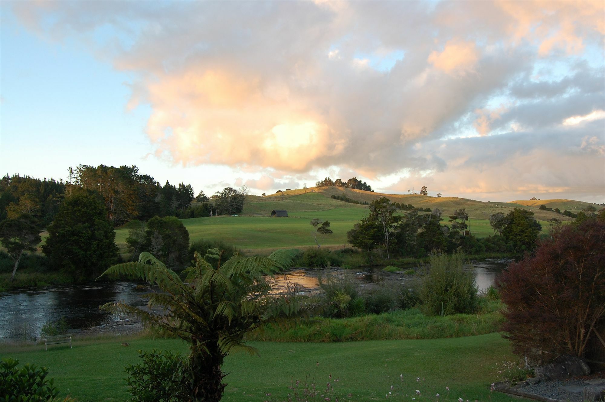 Te Awa Lodge Пейхия Экстерьер фото