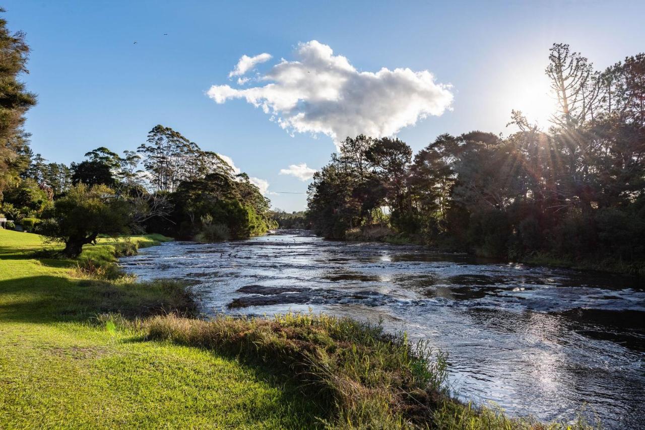 Te Awa Lodge Пейхия Экстерьер фото