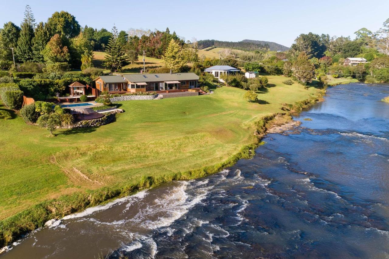 Te Awa Lodge Пейхия Экстерьер фото